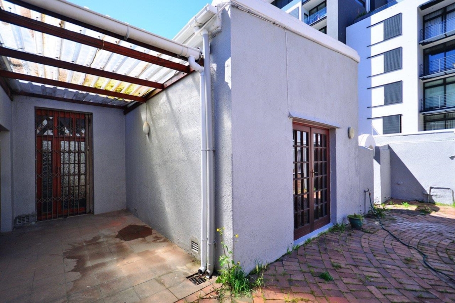 To Let 3 Bedroom Property for Rent in Green Point Western Cape